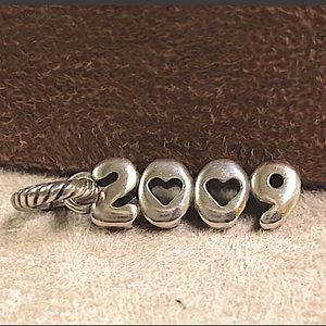 🆕 Brighton 2009 silver charm Cut our numerals Limited edition Retired